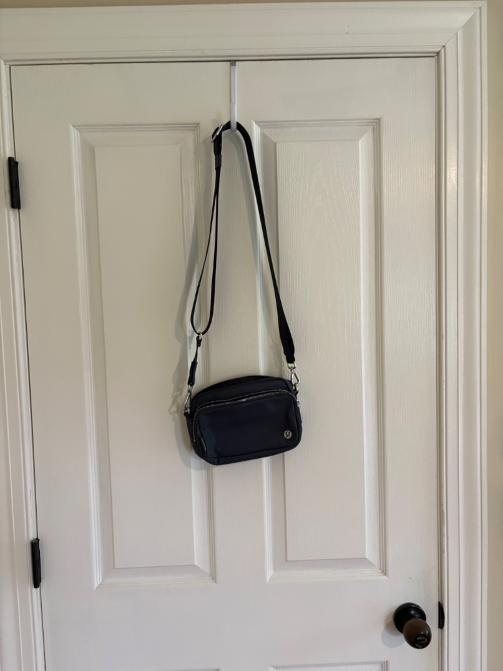 Lululemon Crossbody Bag 2L - Picture 6 of 6